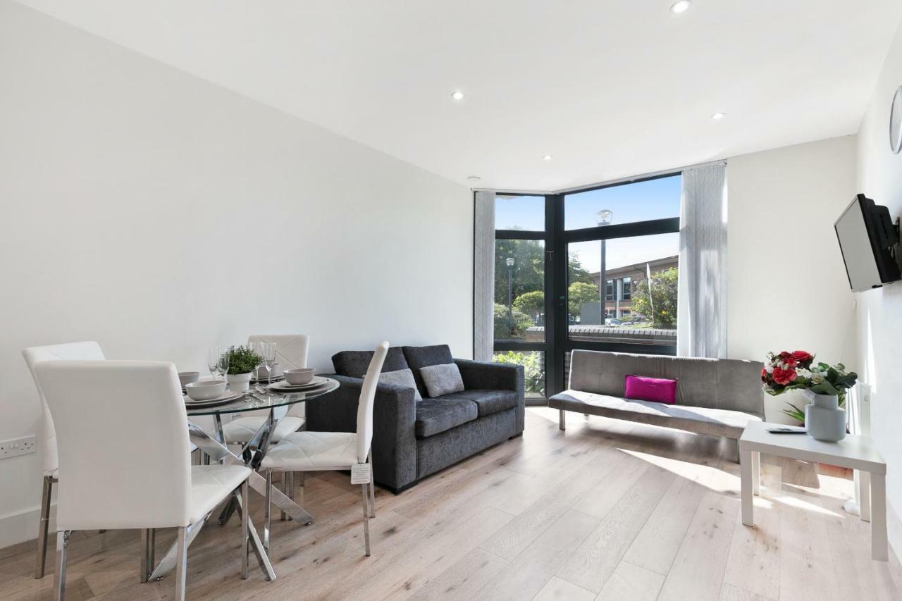 Mondial Apartments At Heathrow Harmondsworth Exterior foto